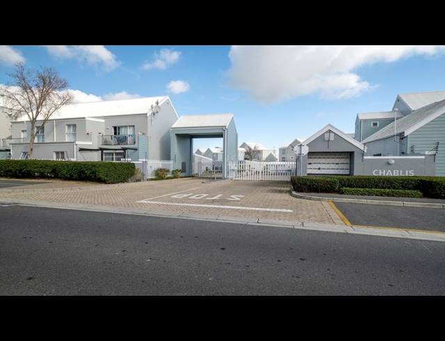 3 BEDROOM APARTMENT FOR SALE IN BURGUNDY ESTATE